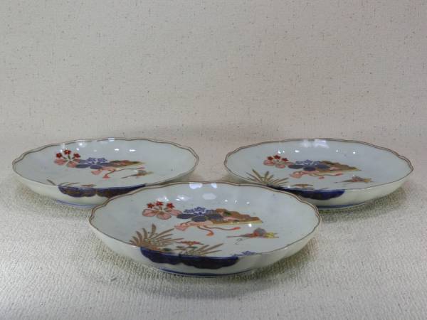 (25)(本物保障) 伊万里 染錦 菊花文 皿 三枚