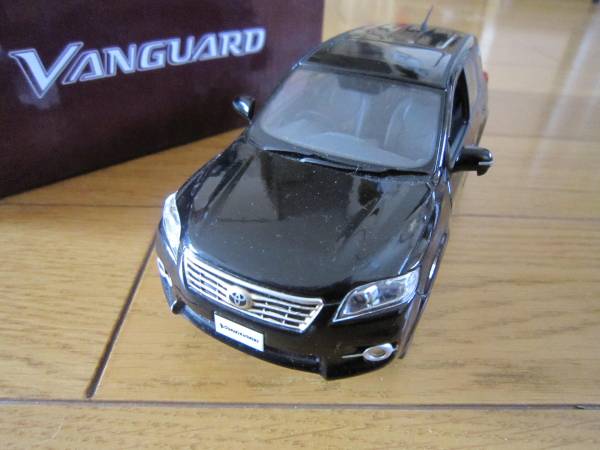 ヴァンガード トヨタ 非売品 カラーサンプル 1⁄30 ミニカー VANGUARD