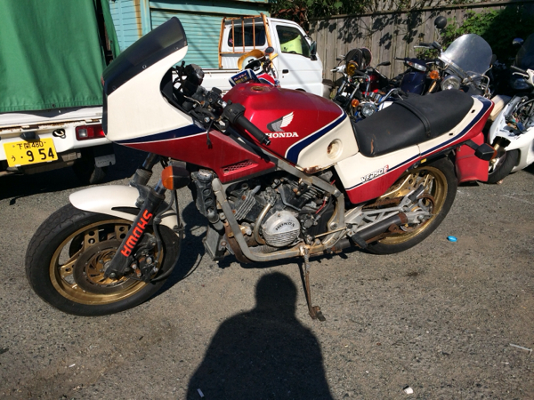 VF750F 書類有り　エンジン不動　部品取り　売り切り