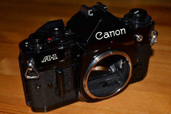 Canon A-1 黒 ボディ （カメラロボット） ☆美品 Canon A-1 - Studio