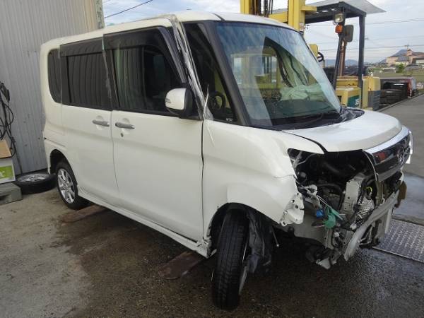 27年　タントカスタム　LA600S　事故車　事故現状
