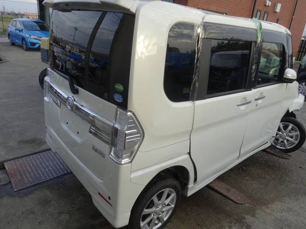 27年　タントカスタム　LA600S　事故車　事故現状