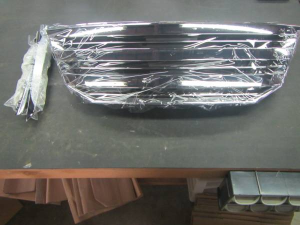 C26 セレナ 前期 ライダー 純正 フロントグリル 未使用品