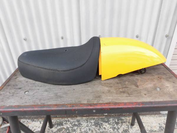 カブラ　シート　シートカウル　中古品