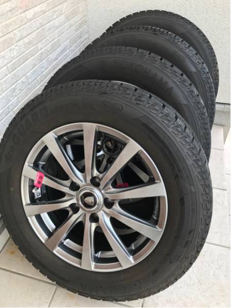 215/60R 16スタッドレス 4本セット 中古美品 使用期間3ヶ月_1