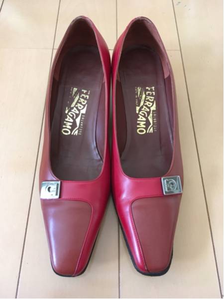 ♪ Ferragamoフェラガモ パンプス8D（24.5～25.0cm）赤ボルドー