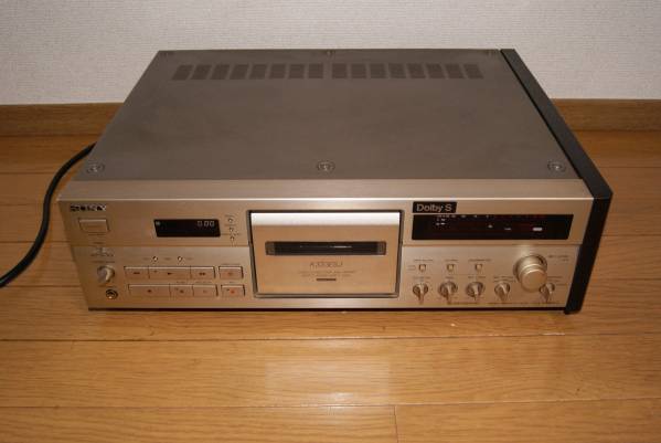 オーディオ機器 SONY カセットデッキTC-K333ESG ジャンク品