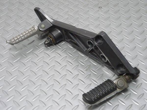 ZRX400 ZR400E 右ステップ D43C37