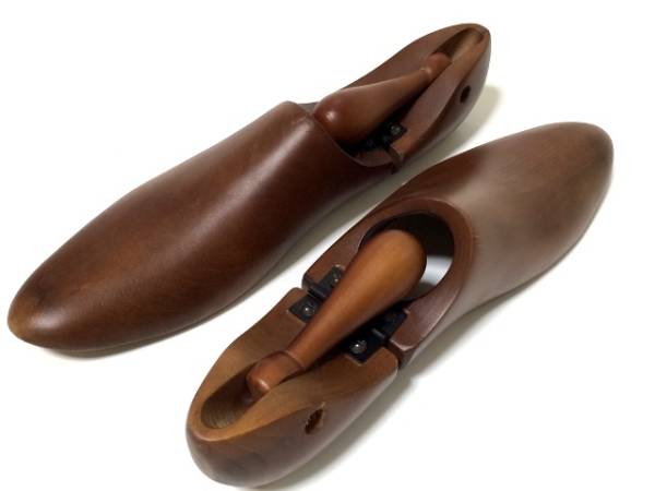本物プラダPRADA メンズ 上質ウッド木製 シューズキーパー 革靴 シュー