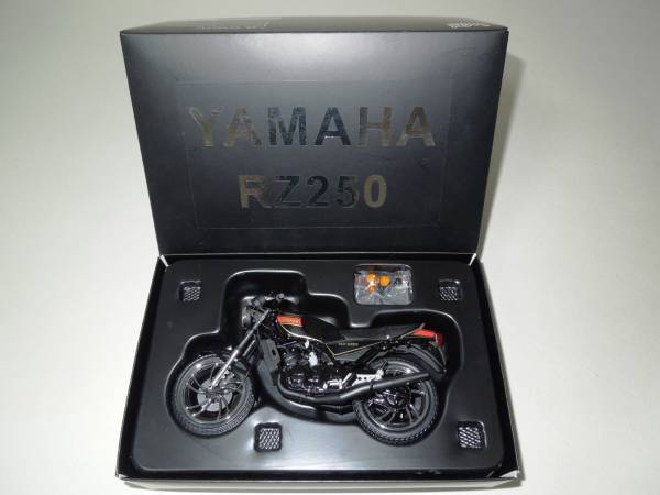 □Wit's 1/12 ヤマハ RZ250 New Yamaha Black 未展示 オートバイ