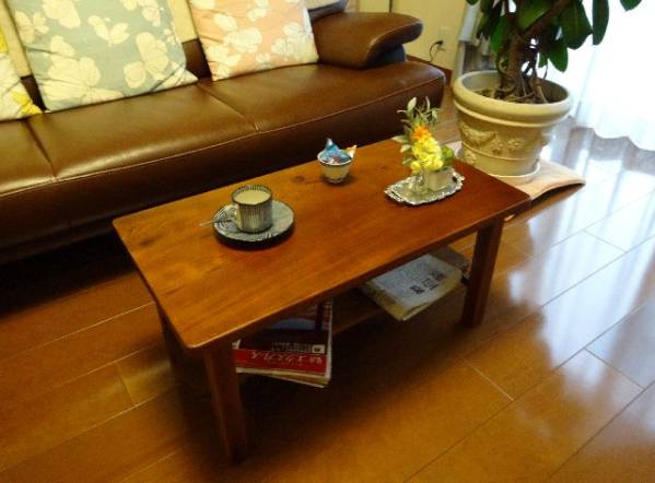 欅のローテーブル　 棚付き　無垢材　欅　ケヤキ