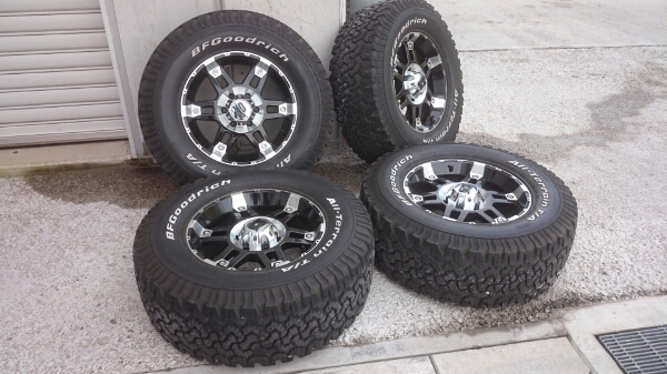 305/65r18 4本セット BFGオールテーレン 美品ランクル サーフ