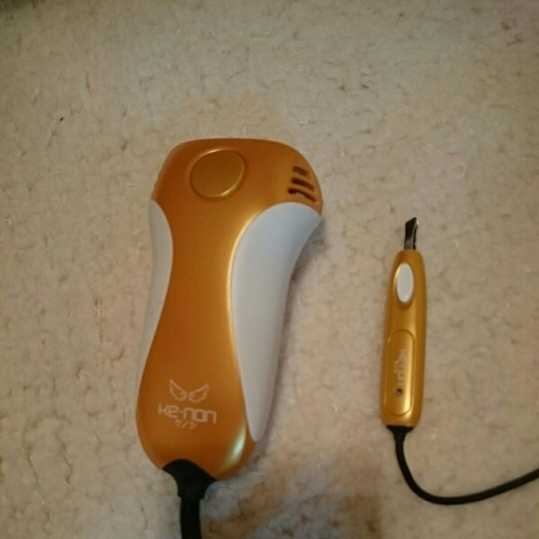 美品☆フラッシュ式脱毛器 ke-non ケノン 未使用カートリッジ付 美品☆フラッシュ式脱毛器 ke-non ケノン 未使用カートリッジ付
