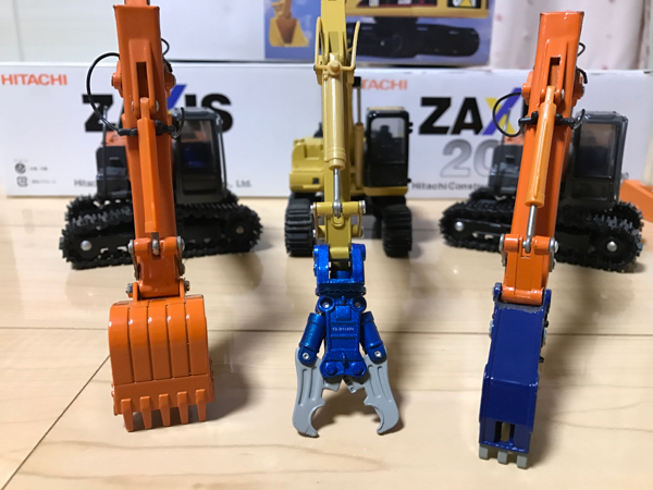 1/40 ZAXIS・CAT アタッチメント付き3台セット 訳ありジャンク