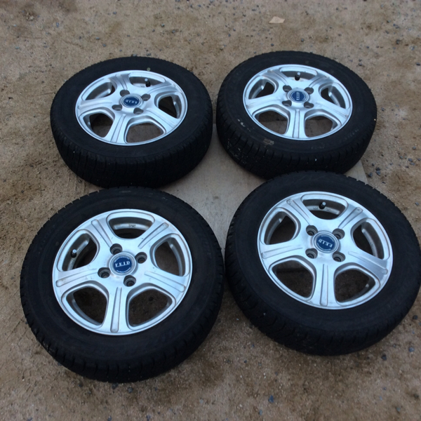 超美品！8分山！215/65R16 アルファード ヴェルファイア HV 純正 