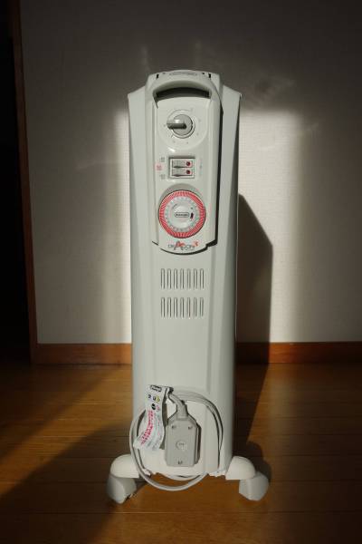 デロンギ オイルヒータードラゴン3 D091549EFS 冷暖房、空調 家電、AV