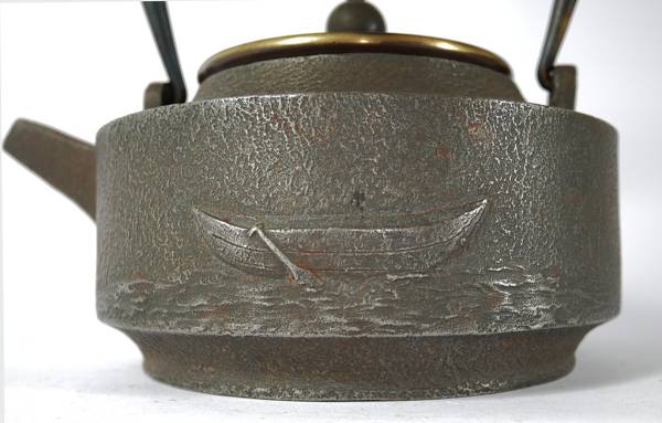 【古風】黒泥 鉄瓶形 湯沸かし｜竹提手｜茶道具・煎茶道具｜時代風 工芸品 古風】黒泥 鉄瓶形 湯沸かし｜竹提手｜茶道具・煎茶道具｜時代風 工芸
