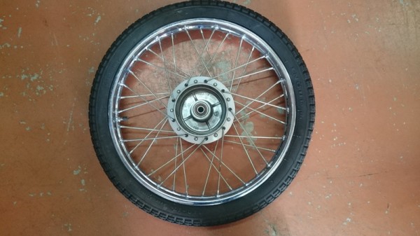 スーパーカブ　リアホイール　タイヤ付き スーパーカブ110 (JA10) キャストホイール前後セット 海外ホンダ純正