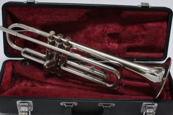 ヤマハ トランペット YTR1310 Yamaha Trumpet アクセサリー多数 ハード