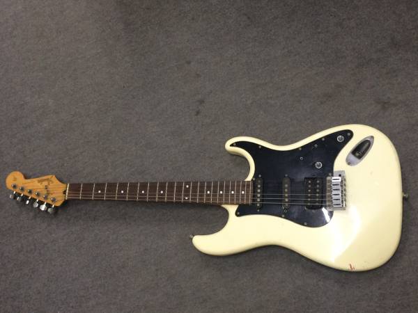 Fender japan stratocaster eシリアル Fender japan ストラト FENDER