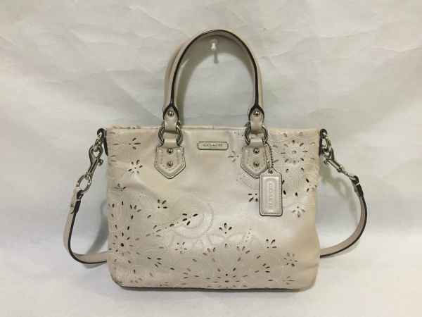 COACHピンクベージュ パンチングレザー2wayショルダーバッグ仕事鞄