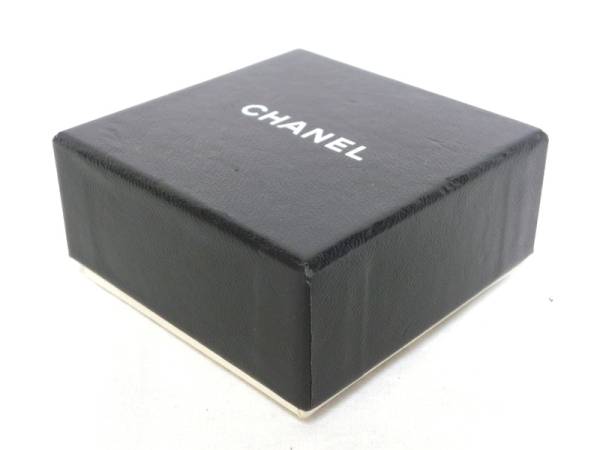 1円 CHANEL シャネル ココマーク イヤリング 定番 シンプル デザイン 箱付き フランス製 ①b