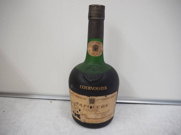 【お酒 古酒】COURVOISIER NAPOLEON クルボアジェ ナポレオン COGNAC コニャック 700ml 未開栓 ブランデー/7093