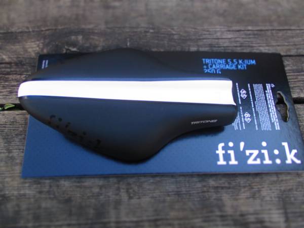 自転車サドル fizi:k TRITON 6.5 ☆fi'zi:k フィジーク TRITONE 6.5