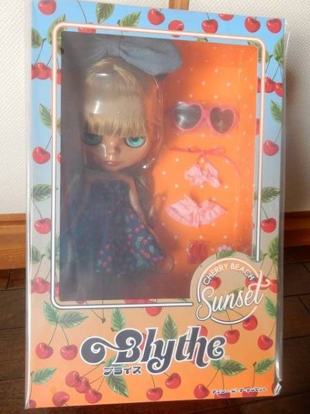タカラトミー/チェリー・ビーチ・サンセット/Blythe人形☆水着・夏☆新品・箱入り