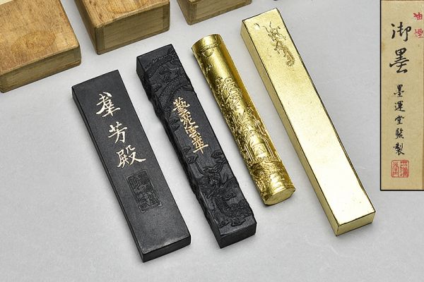 【墨運堂監製塗金・龍文油煙清墨四丁/桐箱】 古玩書法文房四宝唐墨