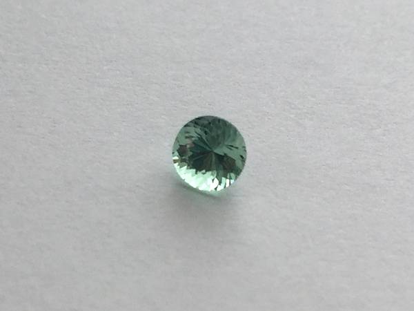 ロシア　ザラトヨロノ　合成トルマリンヤグ（イットリウムアルミニウムガーネット）　0.42ct_1
