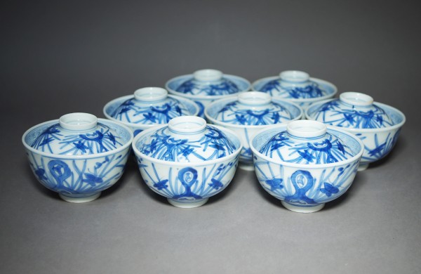 AKa6413　古伊万里　蓋茶碗　８客　蓋２枚　セット 古伊万里 花に蝶の図 蓋茶碗 8客 №813 古伊万里 白抜き草花文 蓋茶碗 1