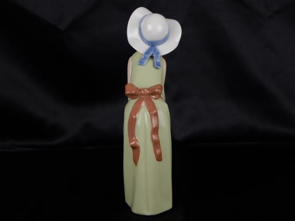 リヤドロ 若草色の少女 LLADRO | フィギュ 美品 鏡の前で（若草色