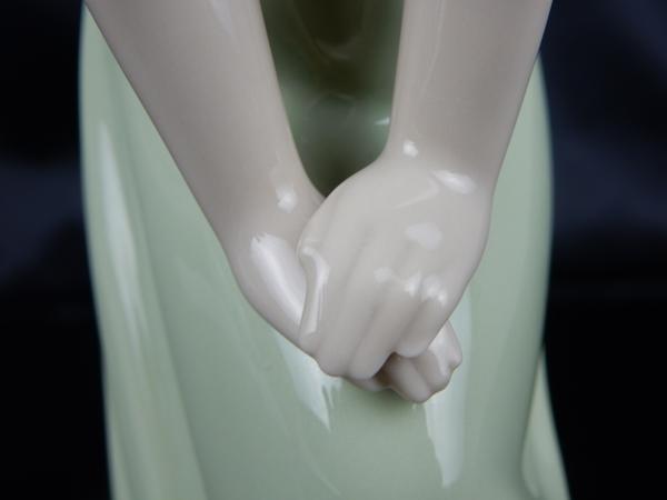 リヤドロ 若草色の少女 LLADRO | フィギュ 美品 鏡の前で（若草色