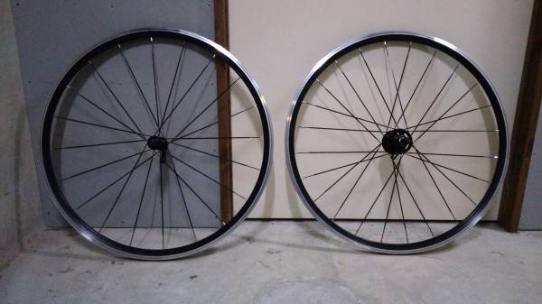 Q2 QUASAR Light-weight Q2 AR500 wheel set ほぼ新品(27インチ、700C