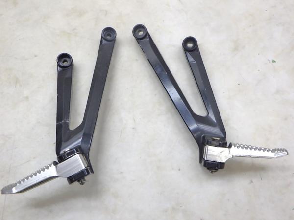 A497 BMW S1000RR タンデムステップ左右