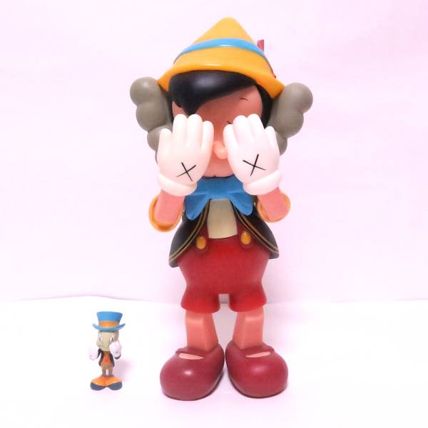 Pinocchio KAWS & Jiminy Cricket Companion < (BRIAN DONNELLY