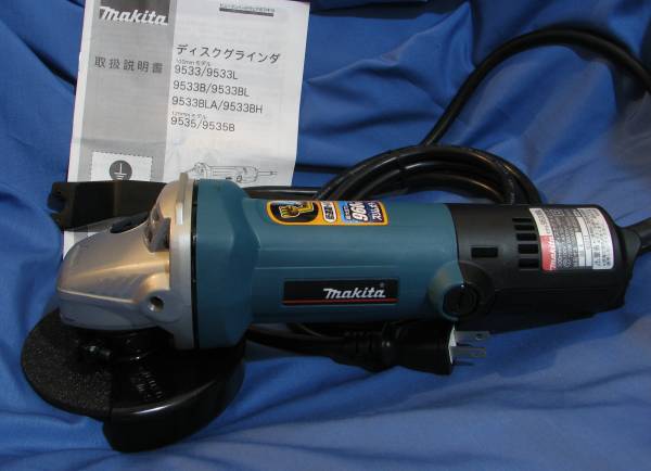 512 展示未使用品 マキタ 100mm ディスクグラインダ 9533BL 低速高 