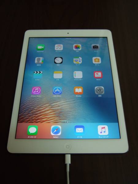 ☆ iPad Air Wi-Fiモデル 64GB シルバー 中古ジャンク品 美品 機嫌が