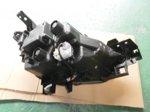CX-3 DKLFW 左ヘッドライトKOITO 100-65055 CX-3 27年マツダDK5FWの