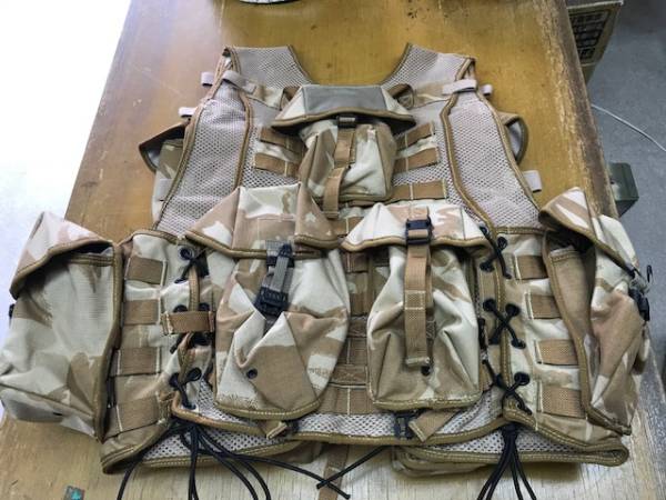 イギリス軍 タクティカル ロードキャリング　デザートDPM ポーチ×13個 イギリス軍 ロードキャリング タクティカルベスト デザートDPM ポーチ