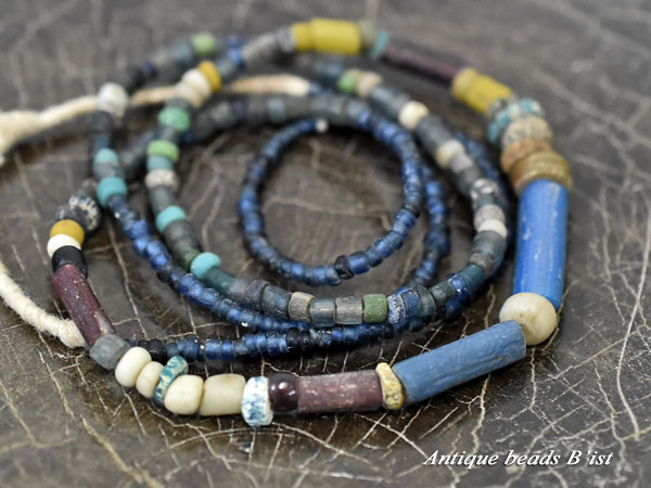 ●わくわくとんぼ玉★古代ローマン小粒ミックスビーズ一連 アンティークビーズ