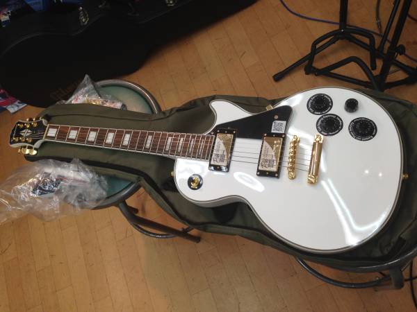 大人気，人気セール 【送料無料】Epiphone Les Paul Custom Pro AW 店頭展示特価
