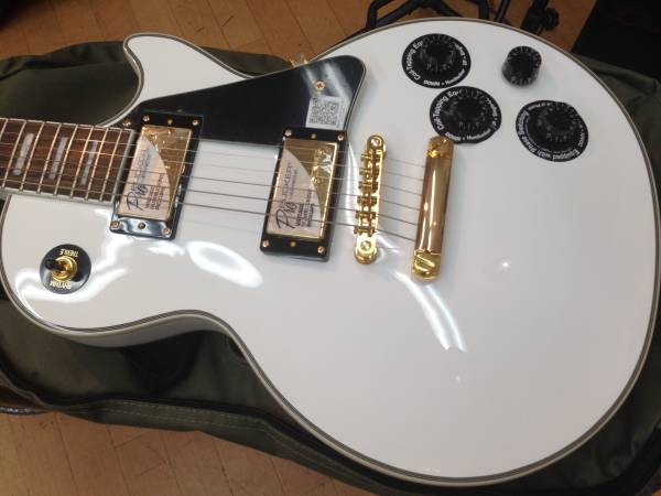 大人気，人気セール 【送料無料】Epiphone Les Paul Custom Pro AW 店頭展示特価