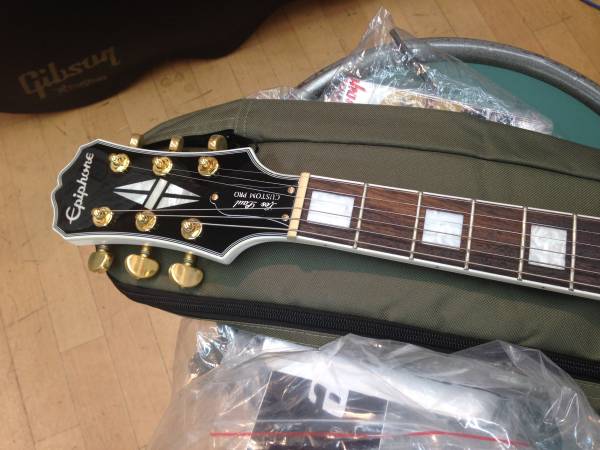 大人気，人気セール 【送料無料】Epiphone Les Paul Custom Pro AW 店頭展示特価