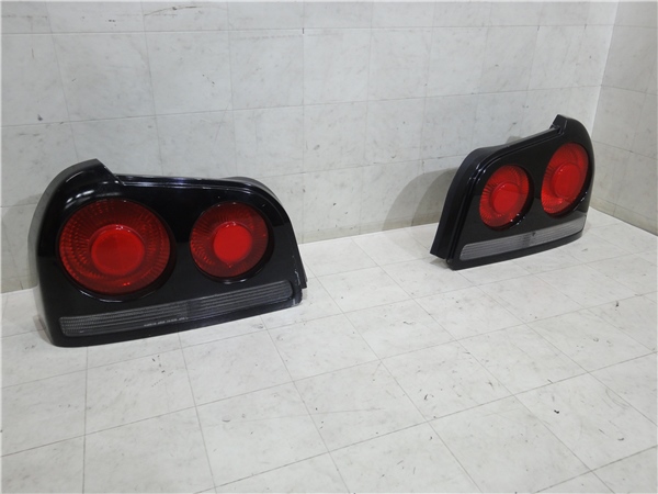 R34 ER34 スカイライン 4ドア 前期 純正 テールランプ 左右セット