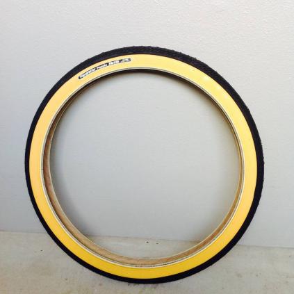  BRUNO ブルーノ 純正タイヤ ミニベロ 20&times;1.5 406 アメ黒 小径車 2本セット 在庫限り(20インチ)｜売買されたオークション情報、yahooの商品情報をアーカイブ公開 - オークファン タイヤ