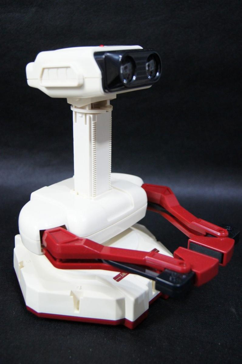 ■ジャンク【NINTENDO】ニンテンドー☆内容完備 ファミリーコンピュータロボット/白