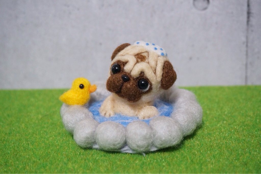 どこでも温泉 パグちゃん 羊毛フェルト ハンドメイド 犬 パグ