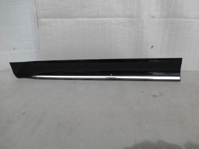 RC1　オデッセイ フロントドアー左　ロアガーニッシュ